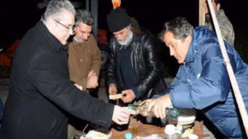 Ο Δ. Κουτσούμπας το «γλέντησε» στο μπλόκο της Νεστάνης