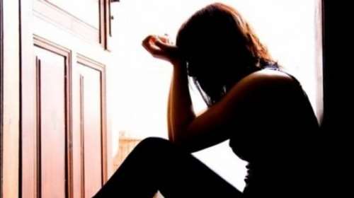 Εξανάγκαζε τη σύζυγό του σε όργια και  με ...8 άντρες. Ο 46χρονος συνελήφθη