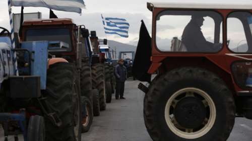 Στα κόκκινα η σύγκρουση κυβέρνησης και αγροτών