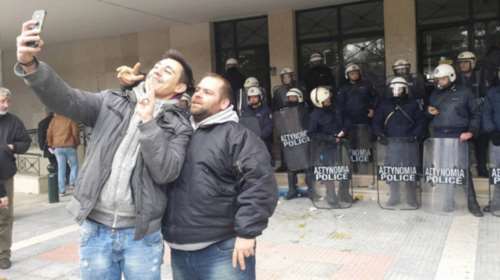 ΑΕΛ,Τρακτέρ και Love is in the air - Το Τwitter τρολάρει ΣΥΡΙΖΑ και Αγρότες