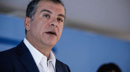 Θεοδωράκης: Κανείς πια δεν εμπιστεύεται τον Τσίπρα