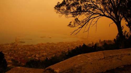 Ζέστη και μεταφορά σκόνης από την Αφρική