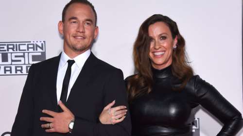 Με νέο βίντεο δήλωσε η Μόρισετ ότι είναι πάλι έγκυος. Ετοιμάστηκε σε 6 ώρες