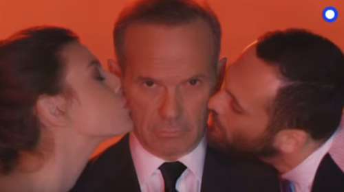 Βρήκαμε από που αντέγραψε το τρέιλερ της εκομπής του ο Κωστόπουλος!