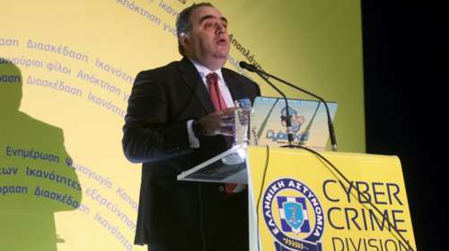 Πολιτική θύελλα για την απομάκρυνση Σφακιανάκη