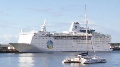 Το κρουαζιερόπλοιο στη Σουηδία που θα γίνει καταφύγιο προσφύγων