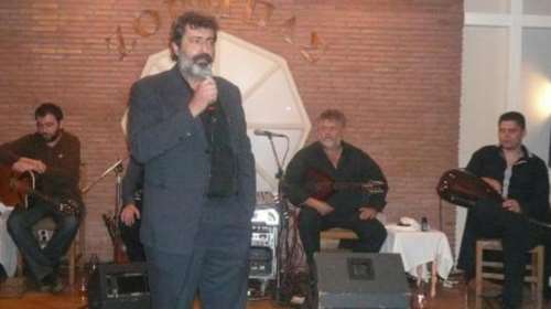 «Παράλληλο» γλέντι του Πολάκη στον Πειραιά μετά τη Βουλή