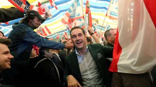 Σαρώνει το ακροδεξιό εθνικιστικό κόμμα στην Αυστρία