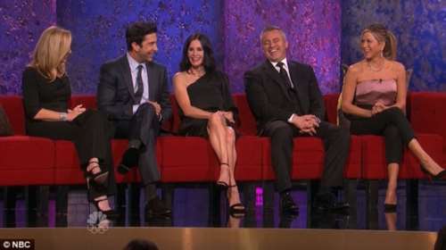 Tα Φιλαράκια ξανά μαζί- τα δάκρυα της Τζένιφερ Ανιστον