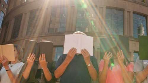 Η διαφορετική βιβλιοθήκη όπου αντί για βιβλία, νοικιάζετε ανθρώπους!