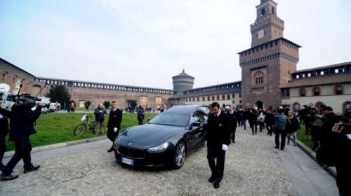 Η Ιταλία αποχαιρέτησε τον Ουμπέρτο Εκο