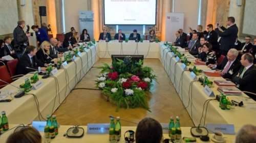 Παιχνίδια με τα σύνορα από τους «σκληρούς» της Βιέννης