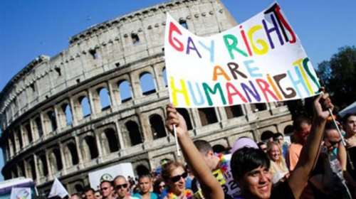 Ιταλία: Συμφωνία για το σύμφωνο συμβίωσης ομοφυλόφιλων