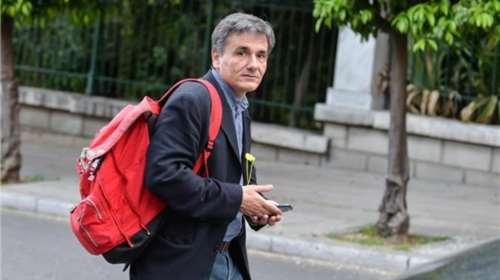 Συνάντηση Τσίπρα με Τσακαλώτο και Χουλιαράκη στο Μαξίμου