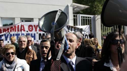 Δικηγόροι απέκλεισαν το υπουργείο Δικαιοσύνης