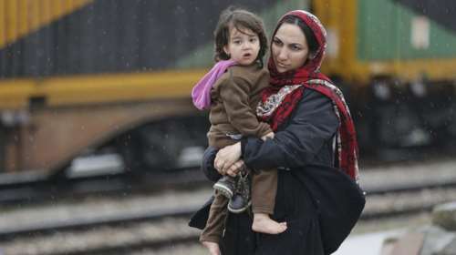 WSJ: Plan B της ΕΕ για εγκλωβισμό των προσφύγων στην Ελλάδα