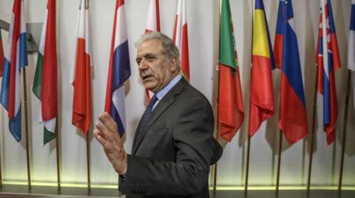 Νέο σήμα κινδύνου από Αβραμόπουλο: ο χρόνος δεν είναι μαζί μας