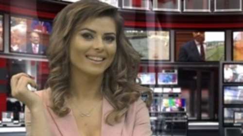 Η 24χρονη που παρουσιάζει τις ειδήσεις φορώντας μόνο τα ...απαραίτητα