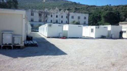 Σε ψυγεία παγωτών βάζουν τις σορούς των προσφύγων στη Λέρο