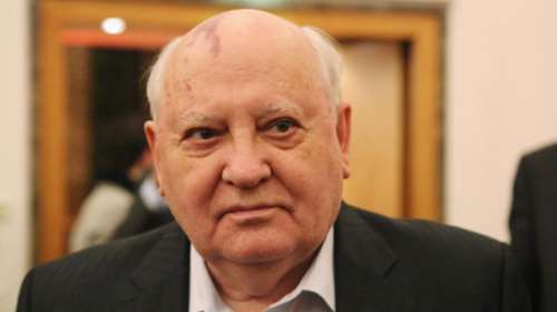 Επανεμφάνιση Γκορμπατσόφ: Η Ρωσία θα τα καταφέρει