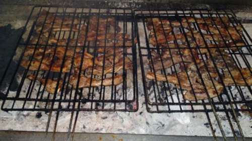 &quot;Κορονοπάρτι&quot; την Τσικνοπέμπτη σε χωριό της Κοζάνης κατέληξε σε διακομιδή στο νοσοκομείο