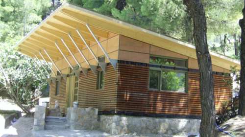 Θέλουν να στήσουν hotspots προσφύγων σε παιδικές κατασκηνώσεις