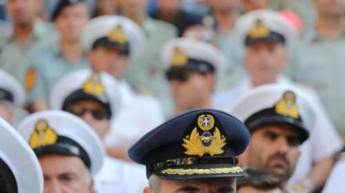 Αντιδράσεις στους ένστολους για το ασφαλιστικό