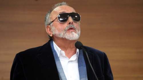 Απίστευτος Κουρουμπλής για κίνημα της γραβάτας: «Ας χάσουν κανένα κιλό»