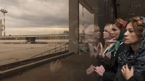 Το trailer της παράστασης «Τρεις αδερφές» με Παπαλληγούρα, Παππά, Αιδίνη