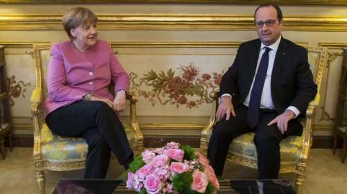 Συνάντηση Μέρκελ - Ολάντ στο Παρίσι για το προσφυγικό