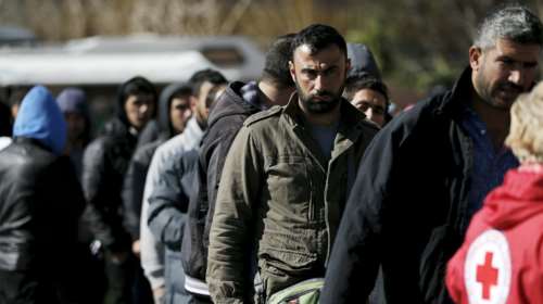 Περίπου 5.500 πρόσφυγες αναμένονται την Κυριακή στον Πειραιά