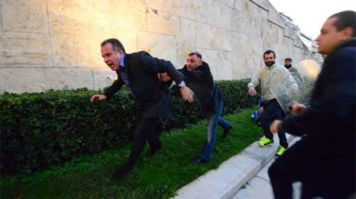 Ευθύνη σε 5 αξιωματικούς για την επίθεση σε Κουμουτσάκο