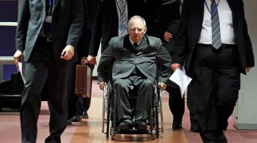 Κυνικός ο Σόιμπλε: Η συζήτηση για το χρέος είναι για τα μάτια του κόσμου