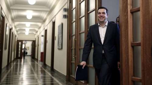 Επιστροφή Τσίπρα απο Σμύρνη και σύσκεψη στη Βουλή