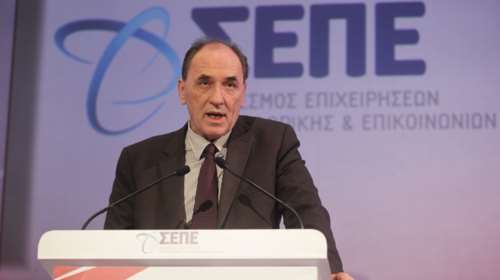 Ο Σταθάκης βλέπει επιστροφή στην ανάπτυξη το 2ο εξάμηνο του &#39;16