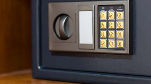 «Σήκωσαν» ολόκληρο χρηματοκιβώτιο με 225.000 ευρώ