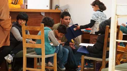 Θερμοπύλες: Τα προσφυγόπουλα που φωνάζουν «Sparta»