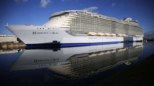 Ανοίχτηκε στη θάλασσα το μεγαλύτερο κρουαζιερόπλοιο του κόσμου