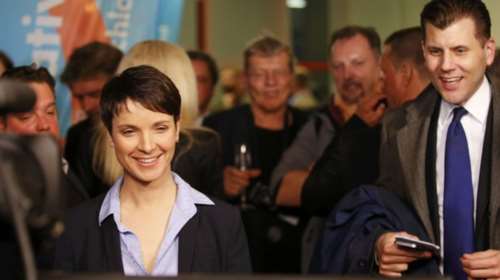 AfD: Πανηγυρίζουν οι ακροδεξιοί στη Γερμανία για το εκλογικό αποτέλεσμα