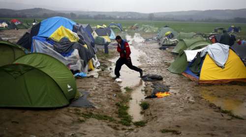 Επίσημα στοιχεία: Σε μία ημέρα έφυγαν 1.500 άτομα από την Ειδομένη
