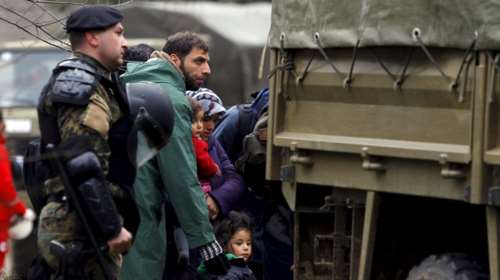 Μαρτυρία πρόσφυγα: Οι Σκοπιανοί έκοψαν το φράχτη και μας έστειλαν πίσω