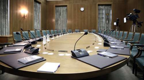 Ανασχηματισμός για αλλαγή σελίδας, τα 5 πρόσωπα-κλειδιά