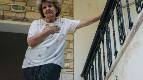 Αστυνομική επιχείρηση  στα Λιόσια για το κινητό της μητέρας Τσίπρα