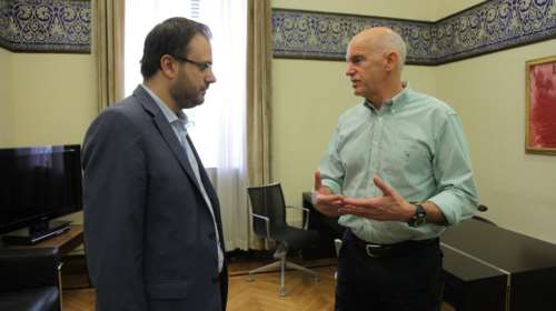 «Κλείδωσε» το ραντεβού Παπανδρέου - Θεοχαρόπουλου, εν αναμονή με Γεννηματά