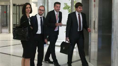 Εκθεση σοκ των Θεσμών για κρυφά χρέη-Υπολογίζουν και συντάξεις