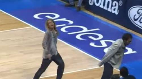 Πανικός! Ζόμπι εισέβαλαν σε αγώνα μπάσκετ στην Ισπανία [ΒΙΝΤΕΟ]