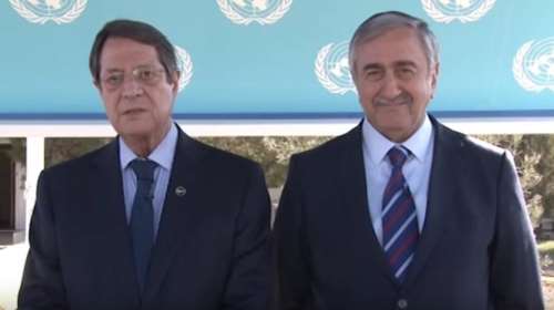 FT: Με χάρτες &amp; προτάσεις για εδαφικό Αναστασιάδης και Ακιντζί