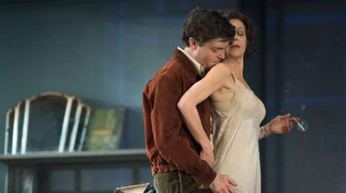 National Theatre: Το βαθύ μπλέ του έρωτα στο Μέγαρο Μουσικής