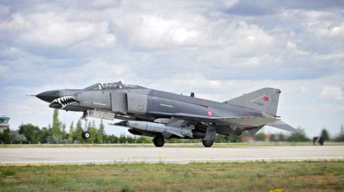 Αθρόες συλλήψεις πιλότων στην πολεμική αεροπορία της Τουρκίας