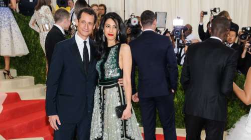 Ούμα Αμπεντίν: Η καλλονή βοηθός της Κλίντον, το σκάνδαλο sexting και το FBI